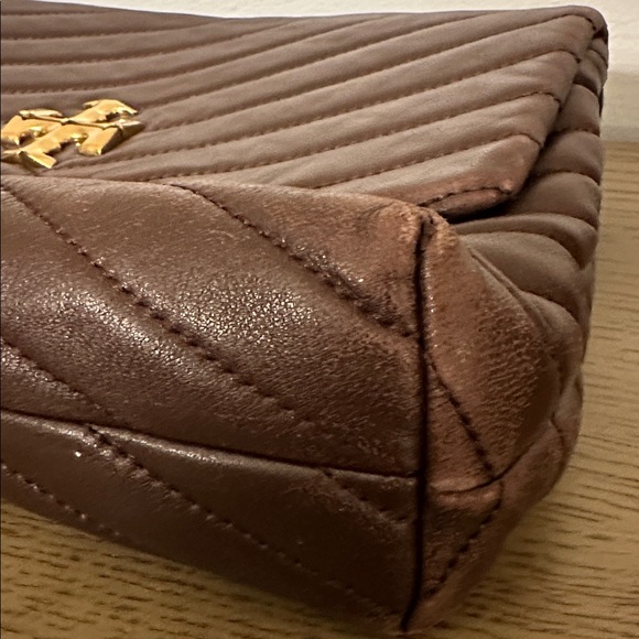 Tory Burch Kira Chevron Quilted Convertible Shoulder Bag - Picture 11 of 16